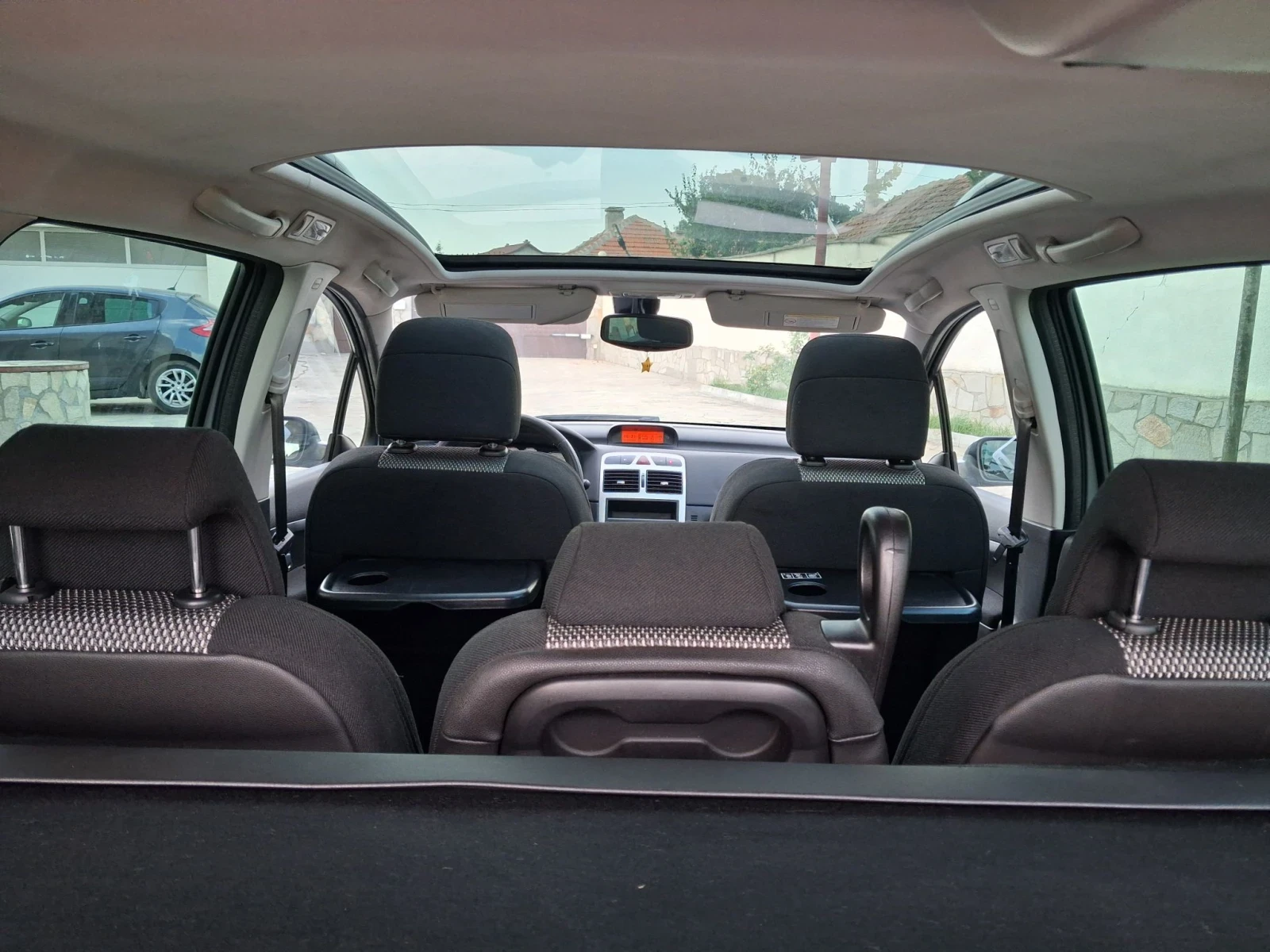 Peugeot 307 125.747км 1.6HDI 109кс OXYGO ПАНОРАМА ПОДГРЕВ 6+ 1, снимка 7 - Автомобили и джипове - 55739331