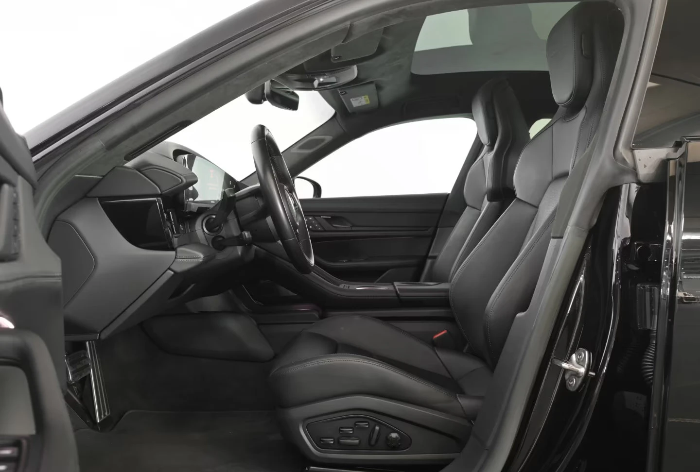 Porsche Taycan TURBOS/680HP/ACC/CHRONO/BURMSTER/HUD/PANO/360/844z, снимка 9 - Автомобили и джипове - 55804476