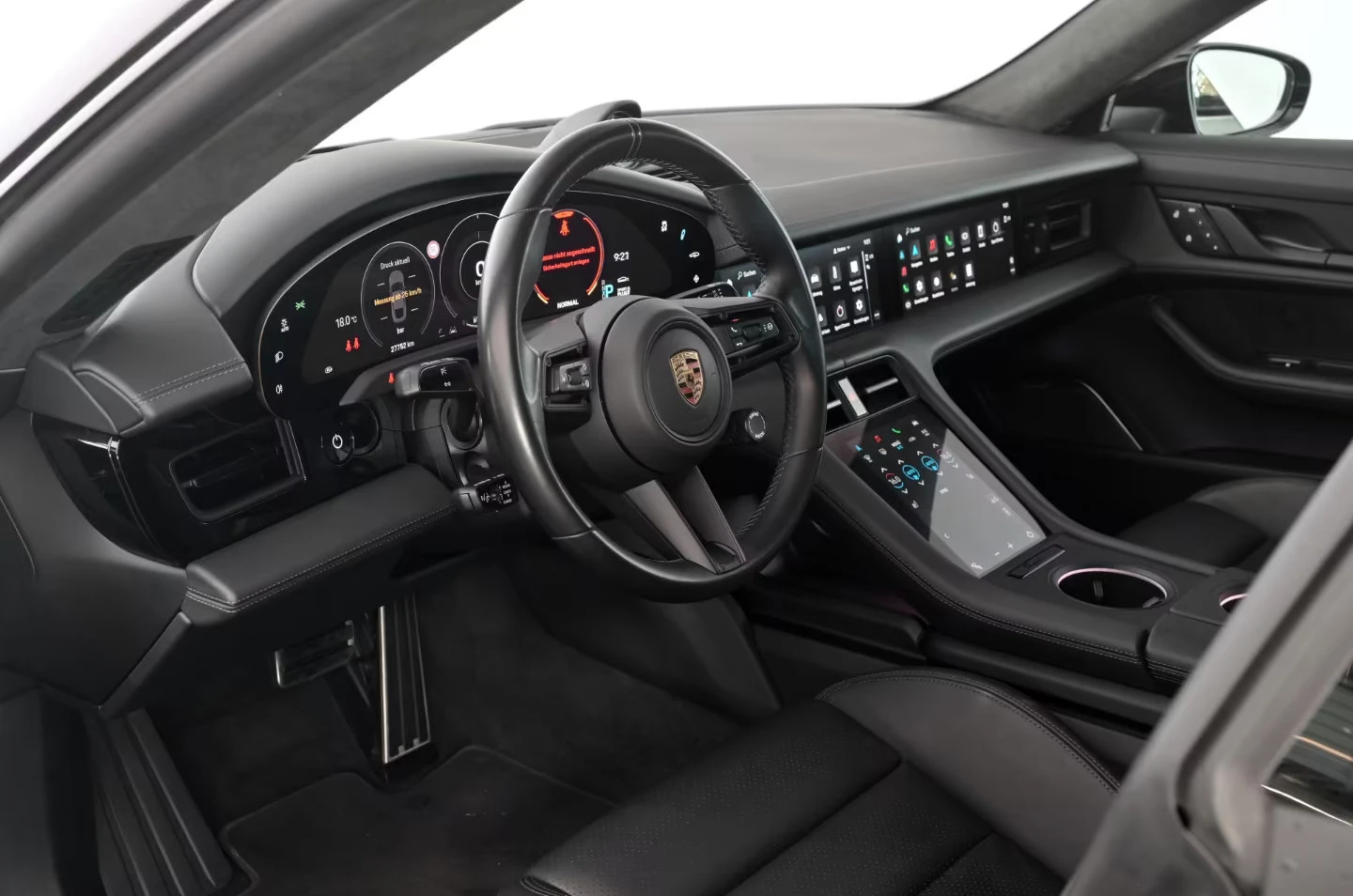 Porsche Taycan TURBOS/680HP/ACC/CHRONO/BURMSTER/HUD/PANO/360/844z, снимка 7 - Автомобили и джипове - 55804476