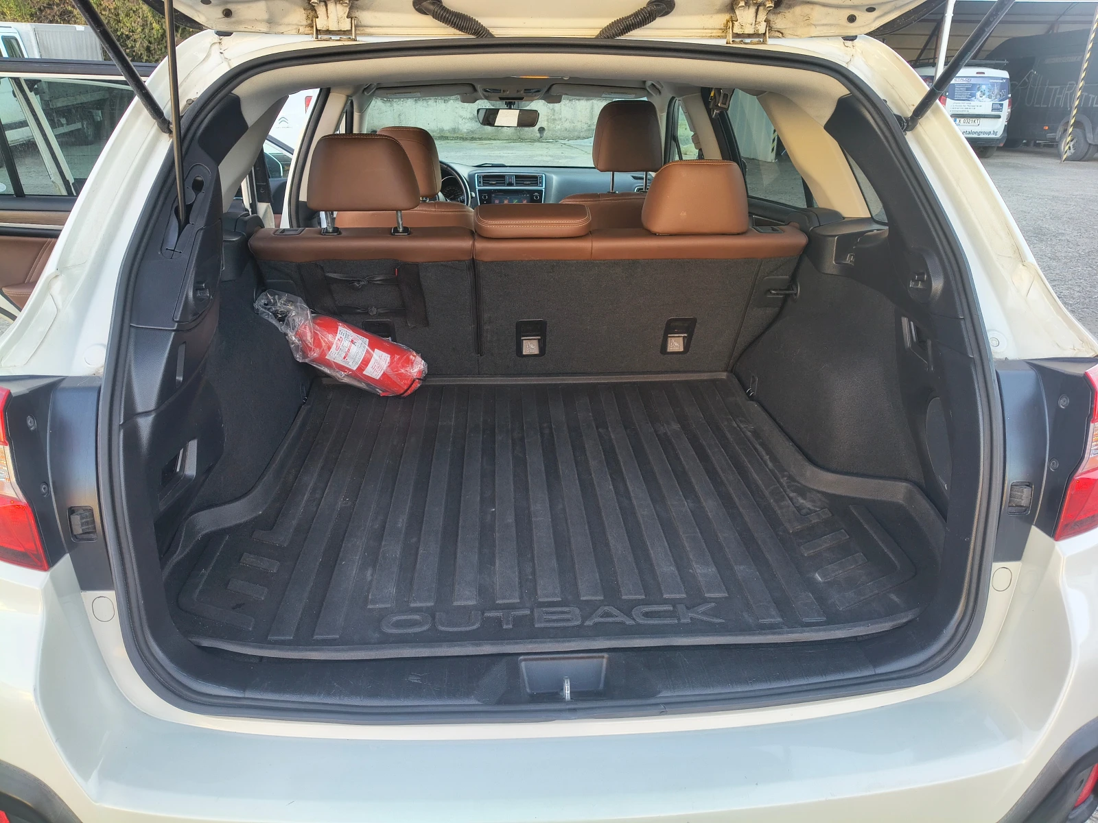 Subaru Outback 3.6R Premier, снимка 10 - Автомобили и джипове - 56377813