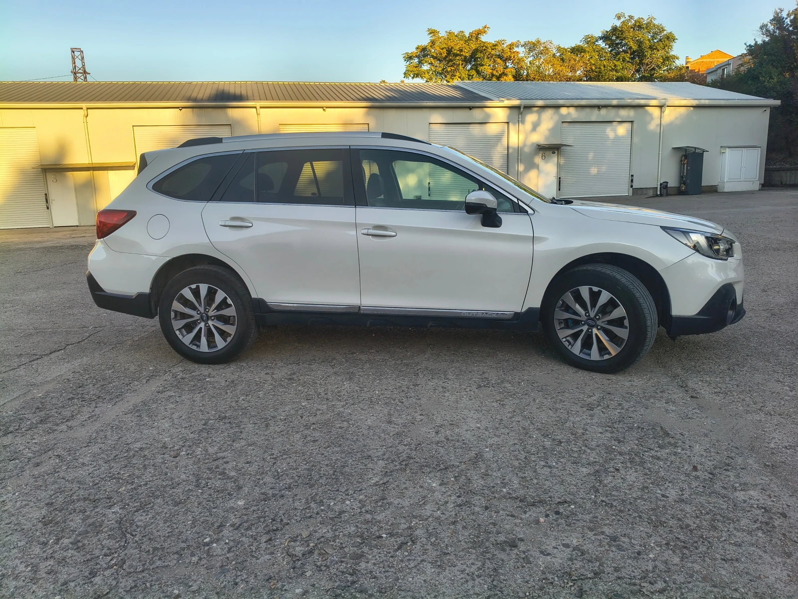 Subaru Outback 3.6R Premier, снимка 3 - Автомобили и джипове - 56377813