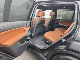 BMW X7 * xDrive50i * ЛАЗЕР * H/K * PANO * ОБДУХВАНЕ * 360, снимка 12