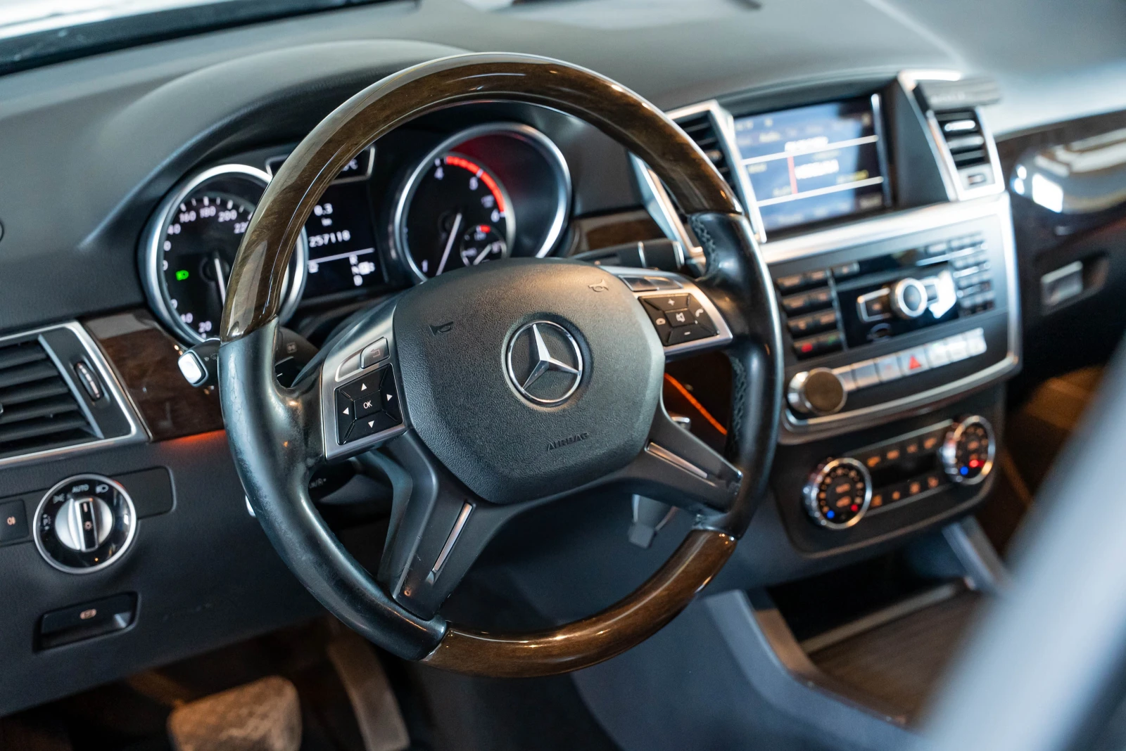 Mercedes-Benz ML 350 BLUETEC 4MATIC - изображение 9