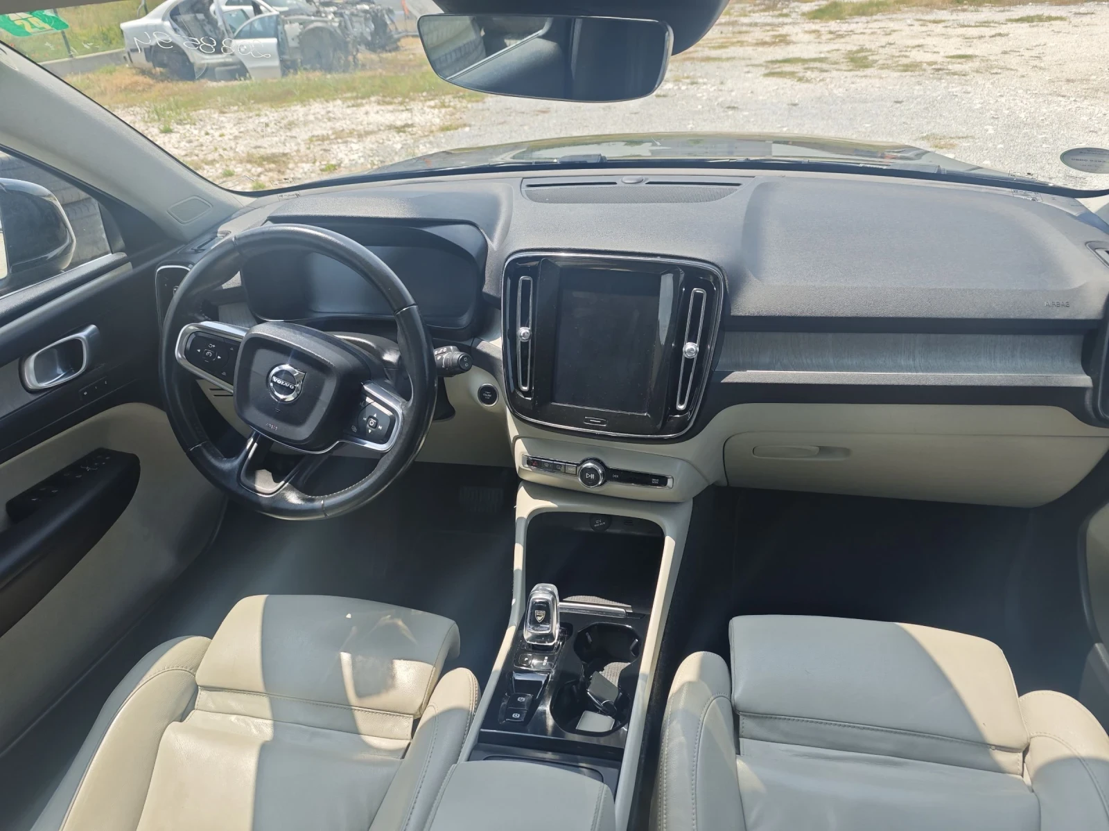 Volvo XC40 Inscription 2.0 190ps - изображение 9
