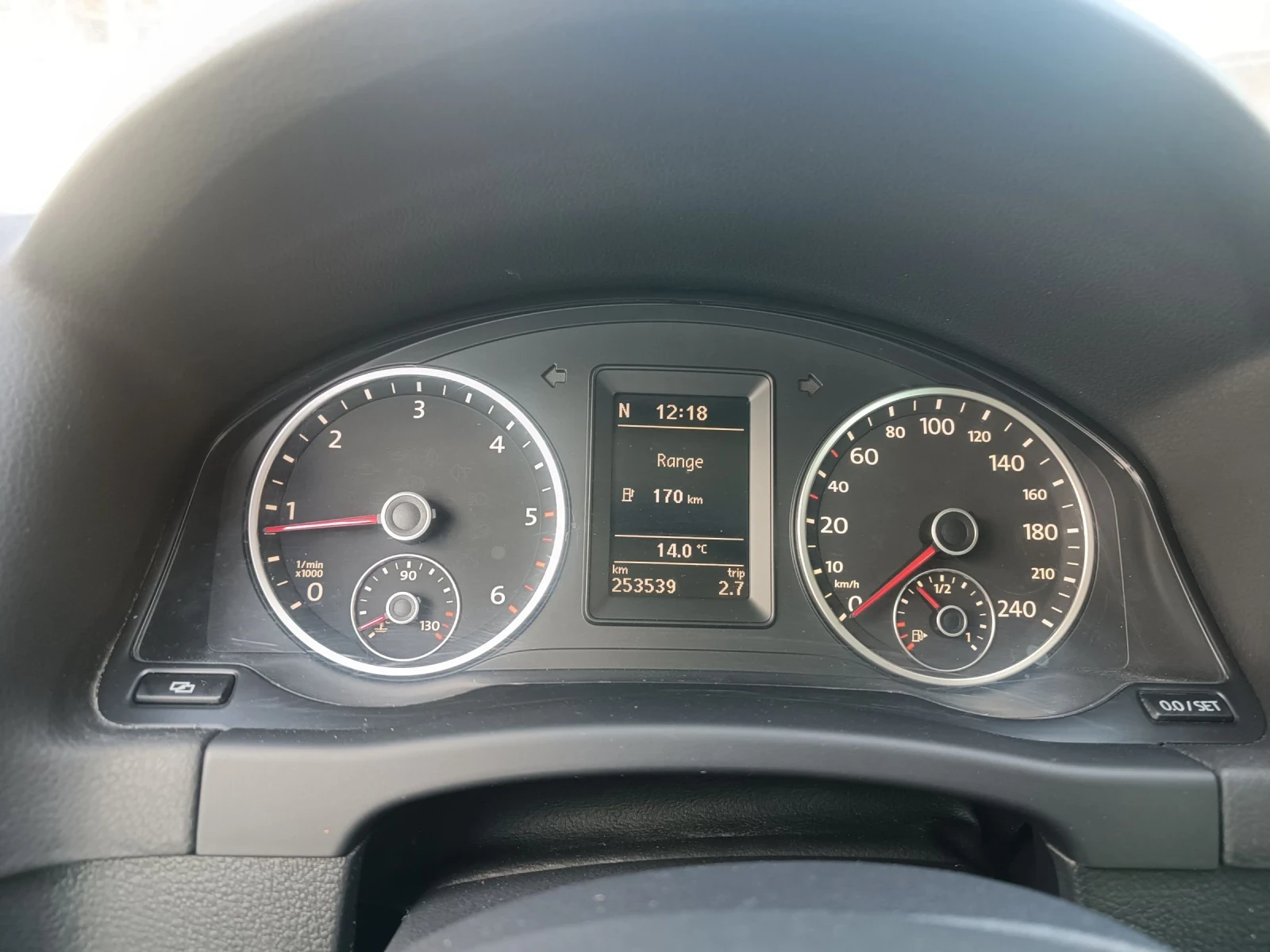 VW Tiguan, снимка 7 - Автомобили и джипове - 54056600