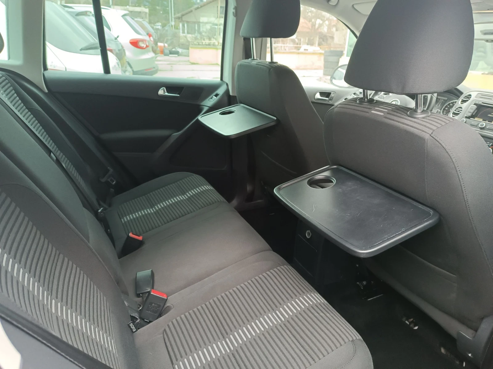 VW Tiguan, снимка 10 - Автомобили и джипове - 54056600