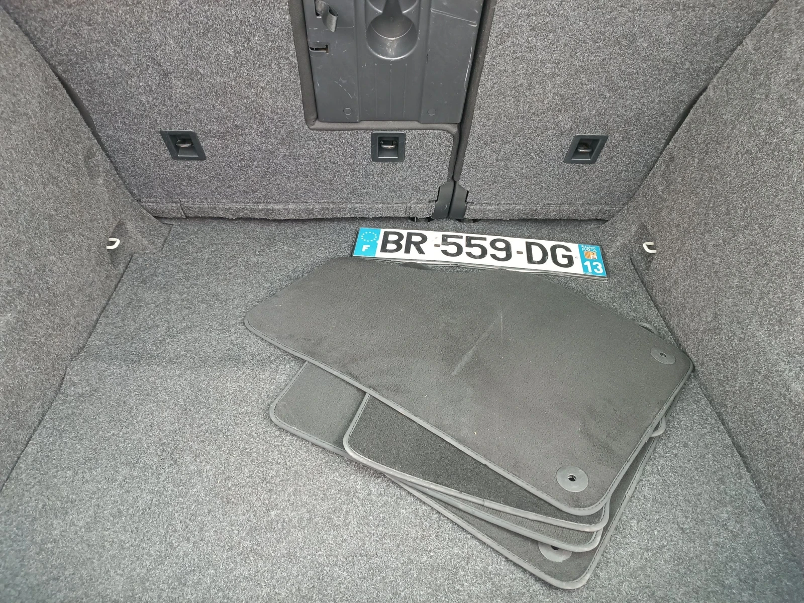 VW Tiguan, снимка 11 - Автомобили и джипове - 54056600