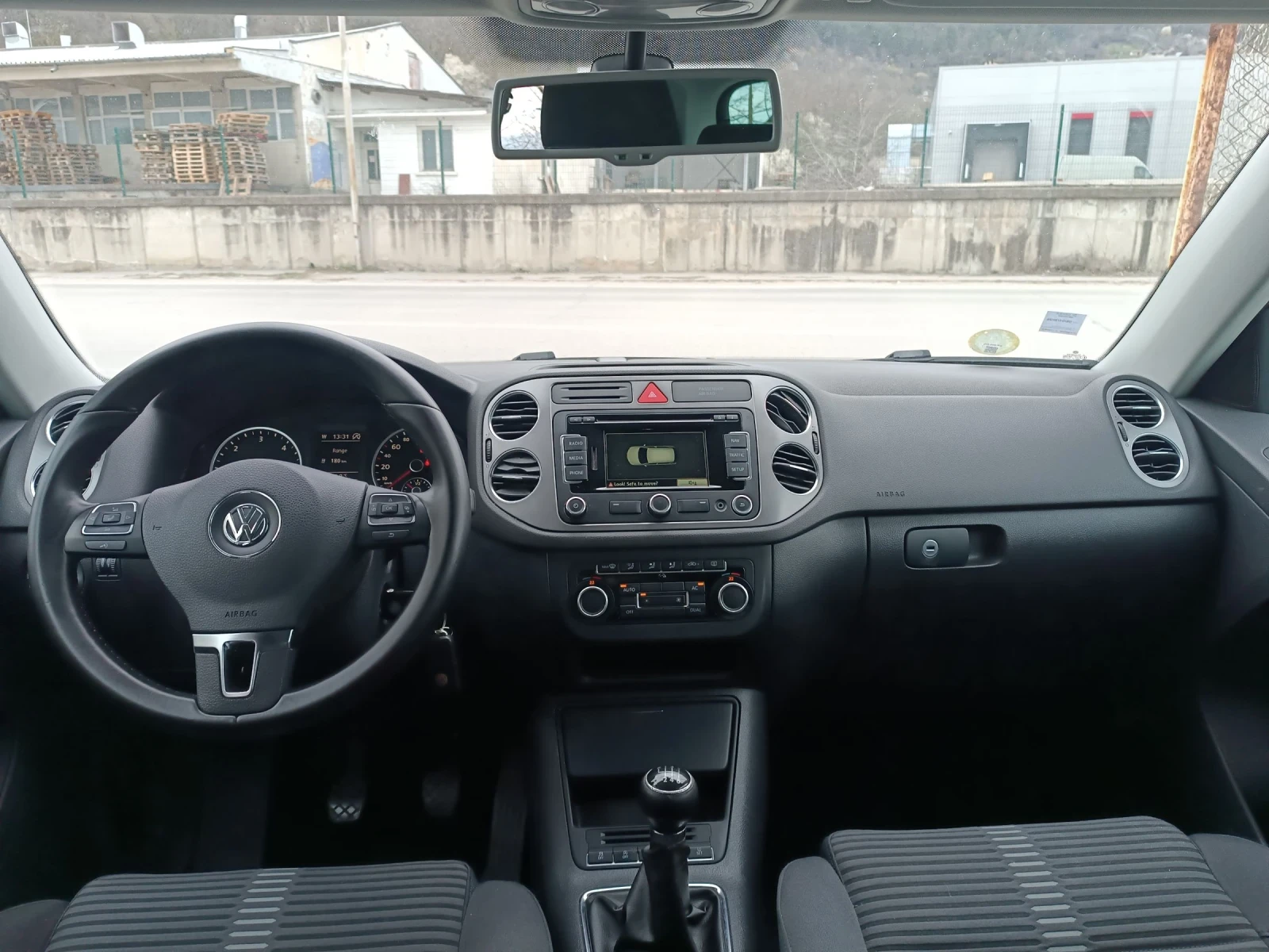 VW Tiguan, снимка 13 - Автомобили и джипове - 54056600