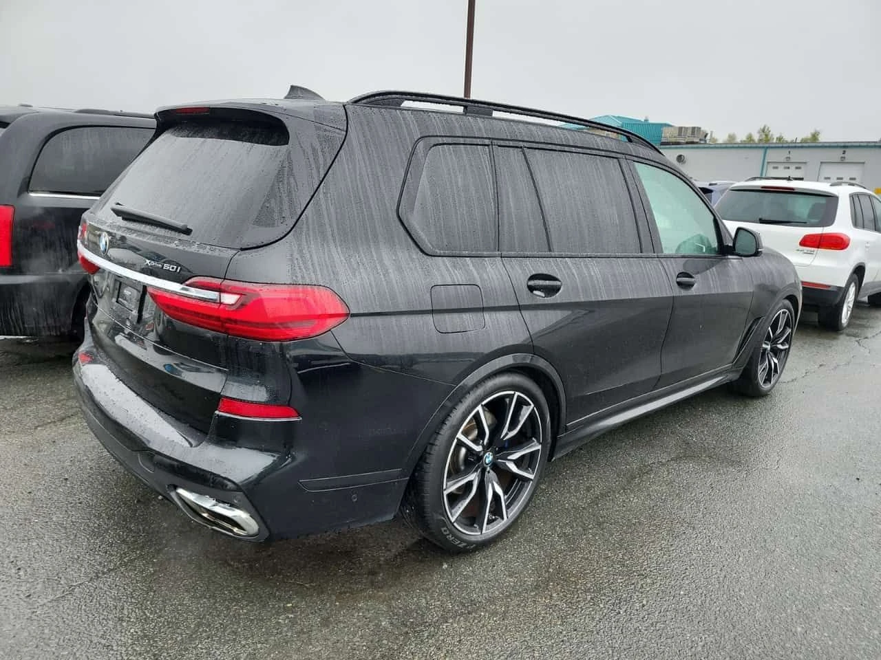 BMW X7 * xDrive50i * ЛАЗЕР * H/K * PANO * ОБДУХВАНЕ * 360, снимка 3 - Автомобили и джипове - 54702511
