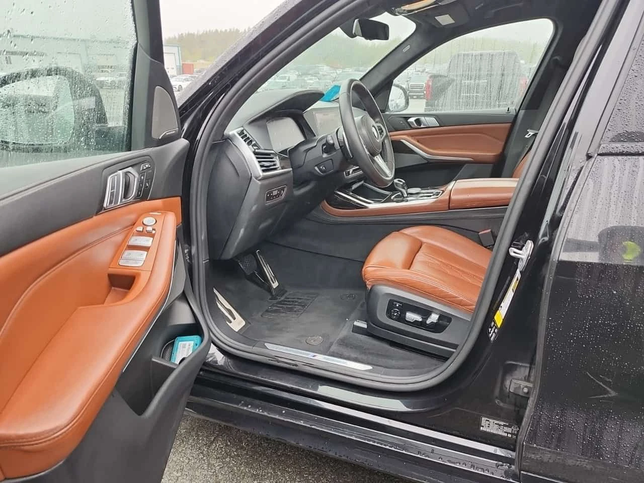 BMW X7 * xDrive50i * ЛАЗЕР * H/K * PANO * ОБДУХВАНЕ * 360, снимка 5 - Автомобили и джипове - 54702511