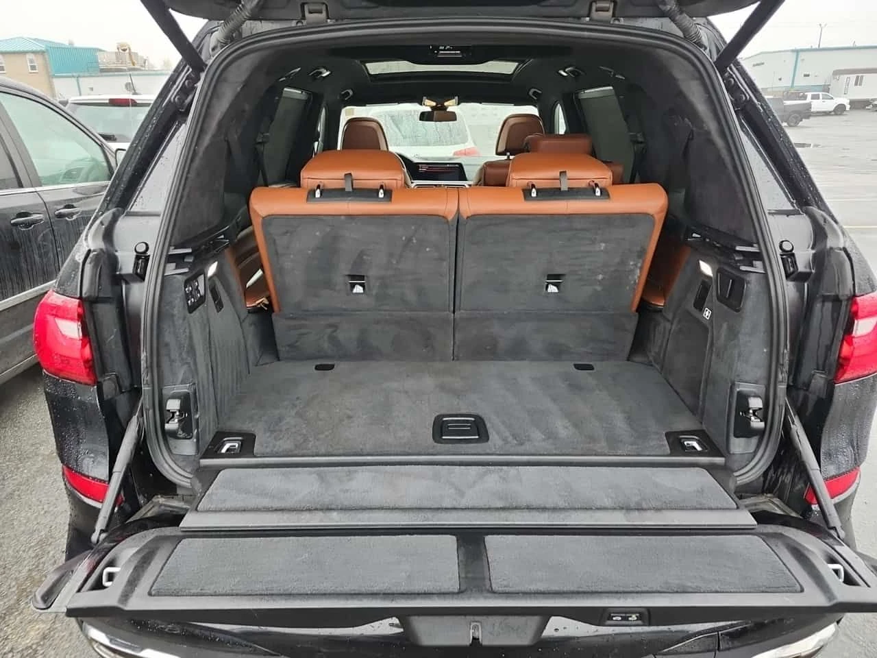 BMW X7 * xDrive50i * ЛАЗЕР * H/K * PANO * ОБДУХВАНЕ * 360, снимка 15 - Автомобили и джипове - 54702511