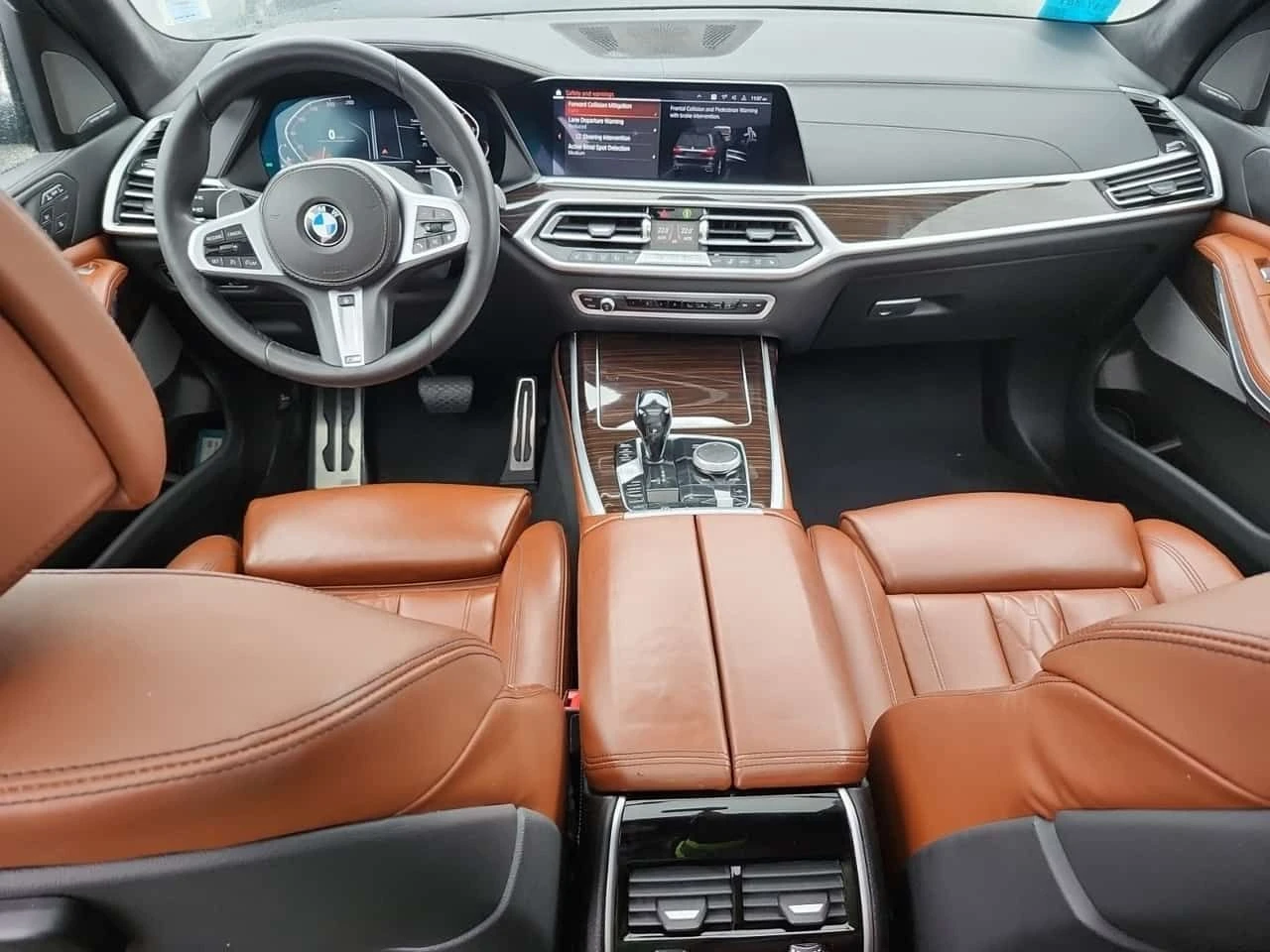 BMW X7 * xDrive50i * ЛАЗЕР * H/K * PANO * ОБДУХВАНЕ * 360, снимка 10 - Автомобили и джипове - 54702511