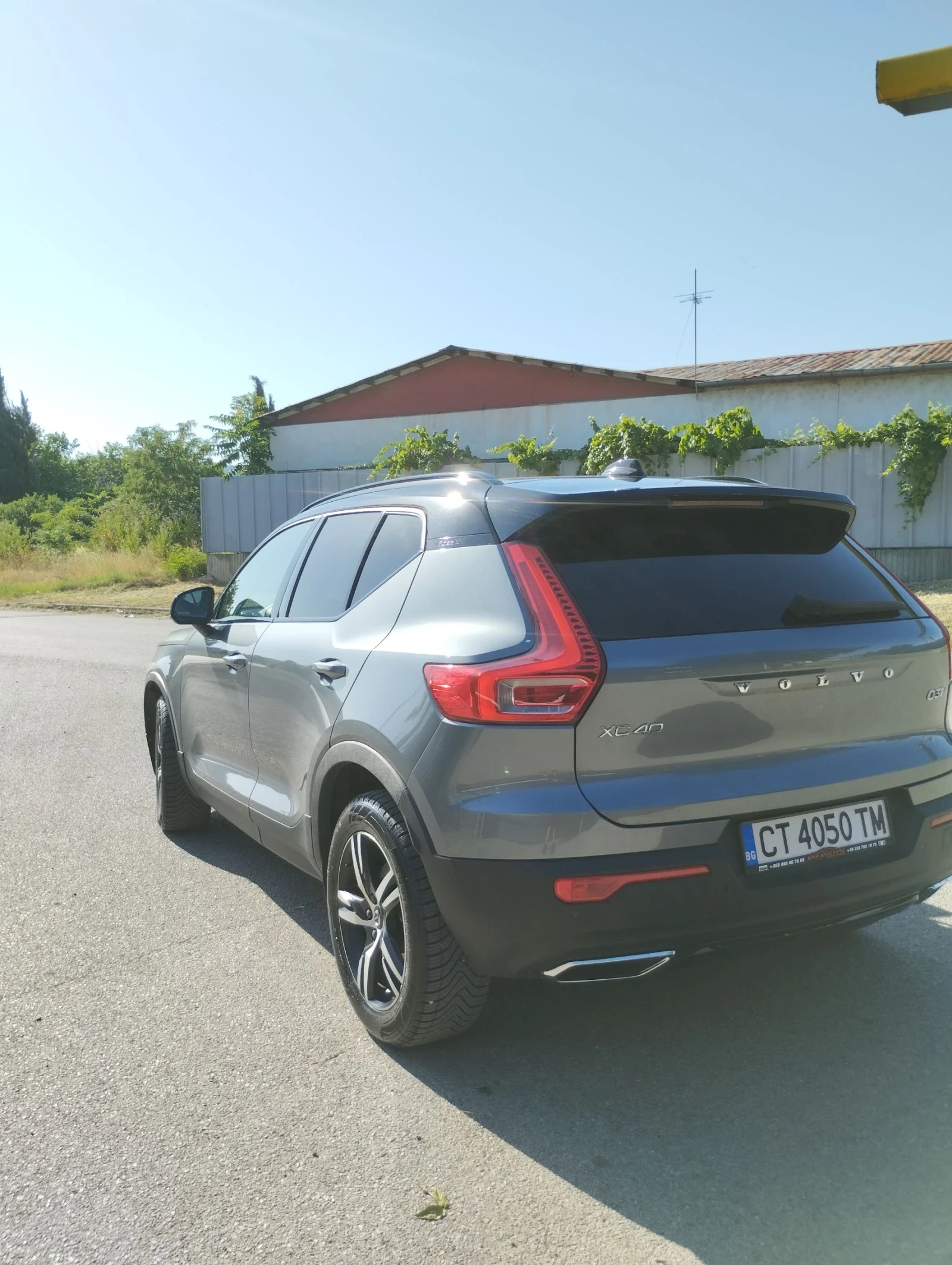 Volvo XC40 R Design, снимка 4 - Автомобили и джипове - 55396932