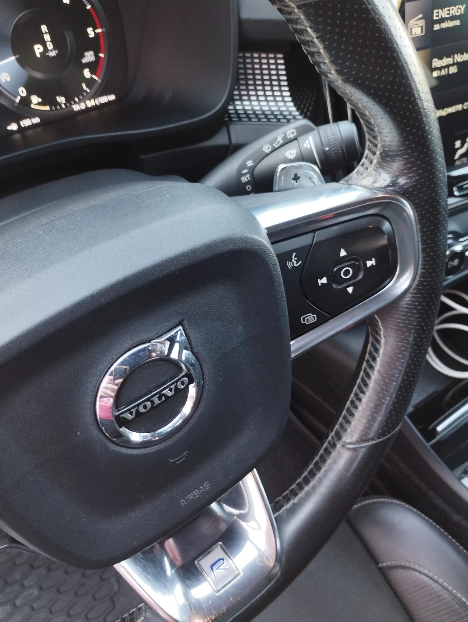 Volvo XC40 R Design, снимка 9 - Автомобили и джипове - 55396932