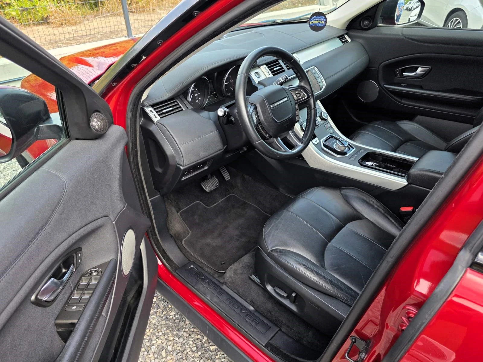 Land Rover Range Rover Evoque 2.0td4 HSE, снимка 9 - Автомобили и джипове - 55804119