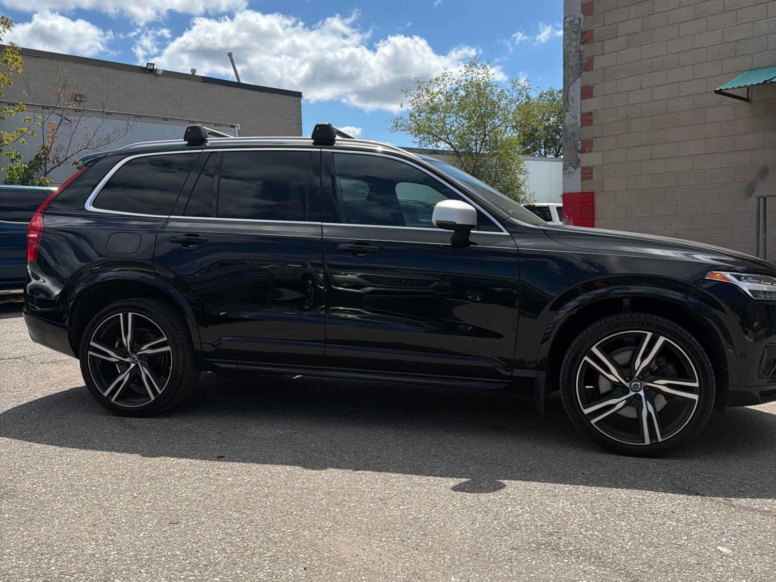 Volvo Xc90  T8 R Design / CARFAX / 360 / B&W / PANO , снимка 5 - Автомобили и джипове - 55953617