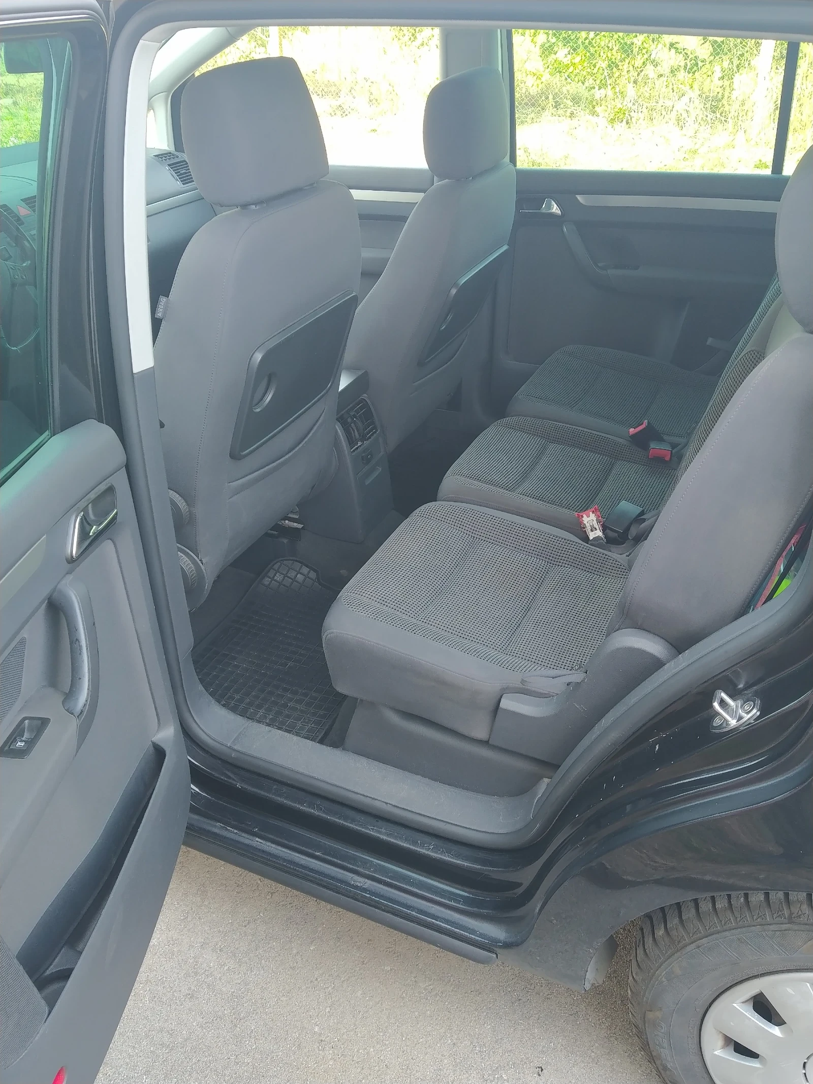 VW Touran, снимка 5 - Автомобили и джипове - 56447496