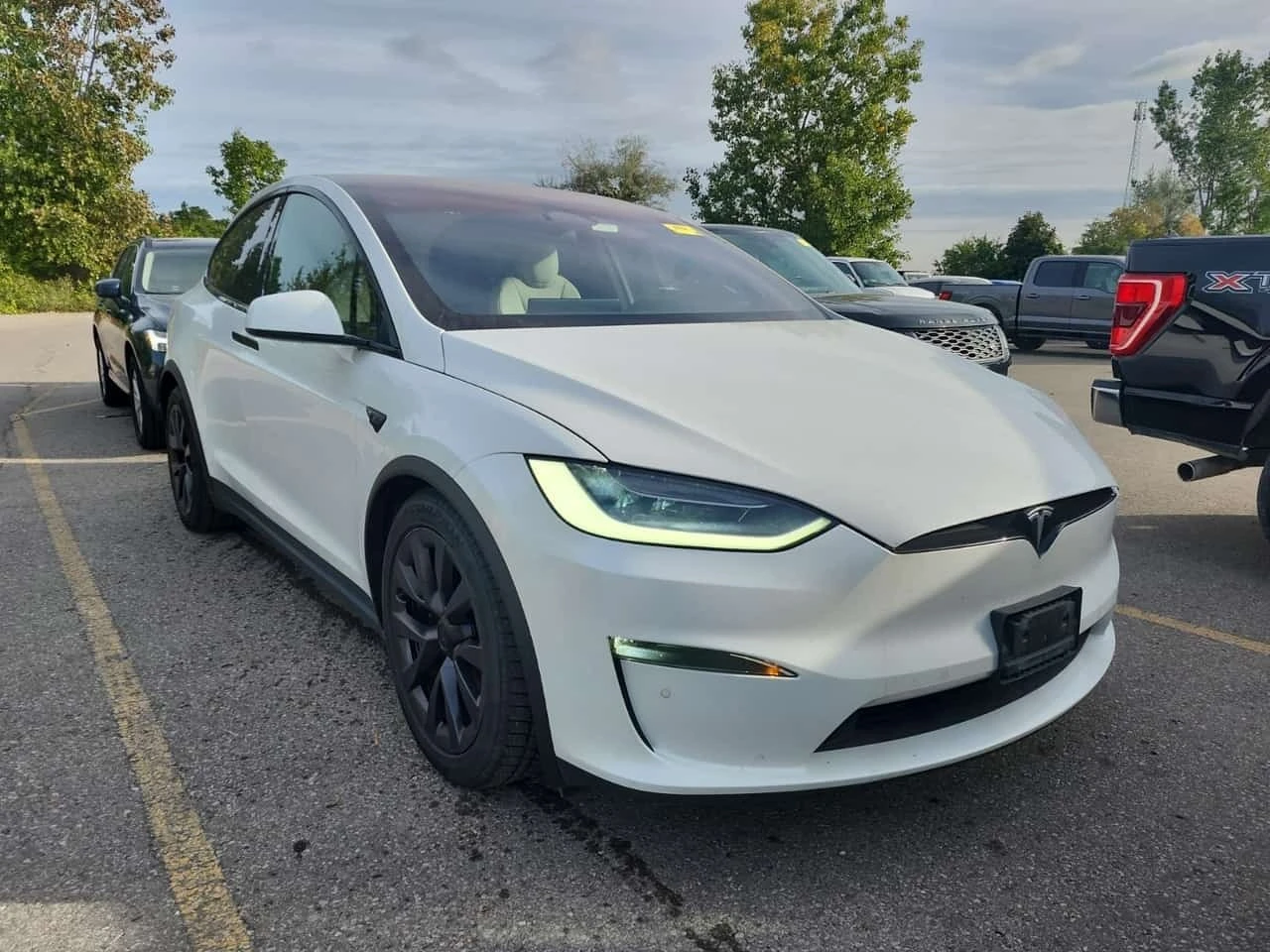 Tesla Model X * AWD * KEYLESS * ПОДГРЕВ * ОБДУХВАНЕ * , снимка 2 - Автомобили и джипове - 56480046