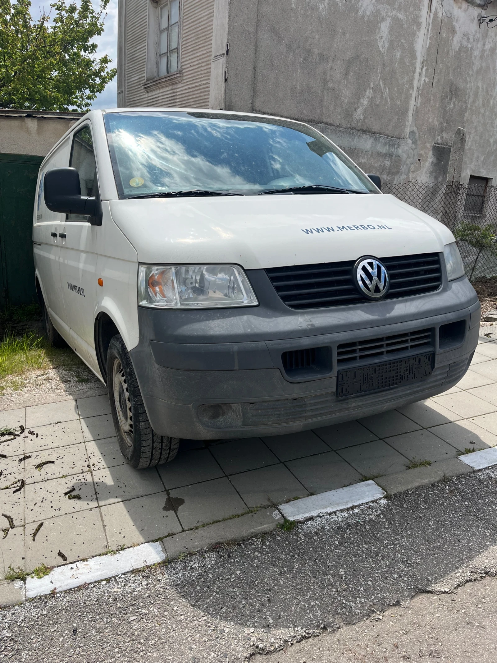 VW T5 1.9 TDI Климатик , снимка 2 - Бусове и автобуси - 53775329