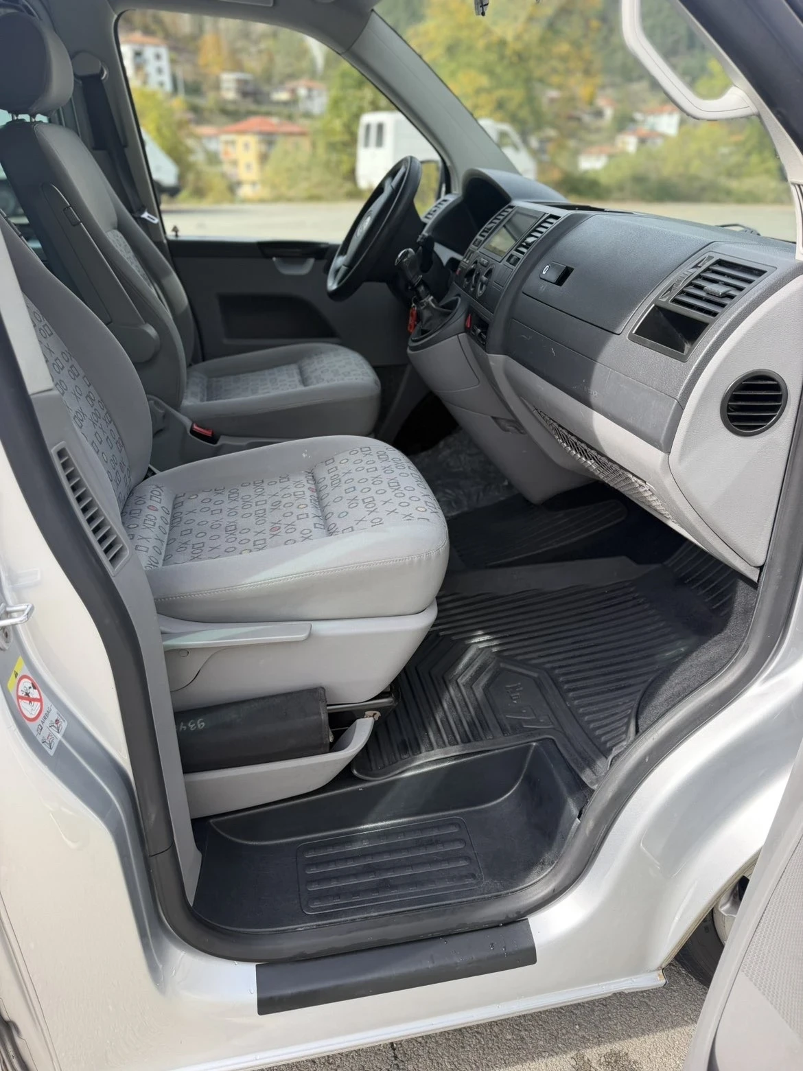 VW T5 2.5TDI 131PS 96KW, снимка 8 - Бусове и автобуси - 56524499