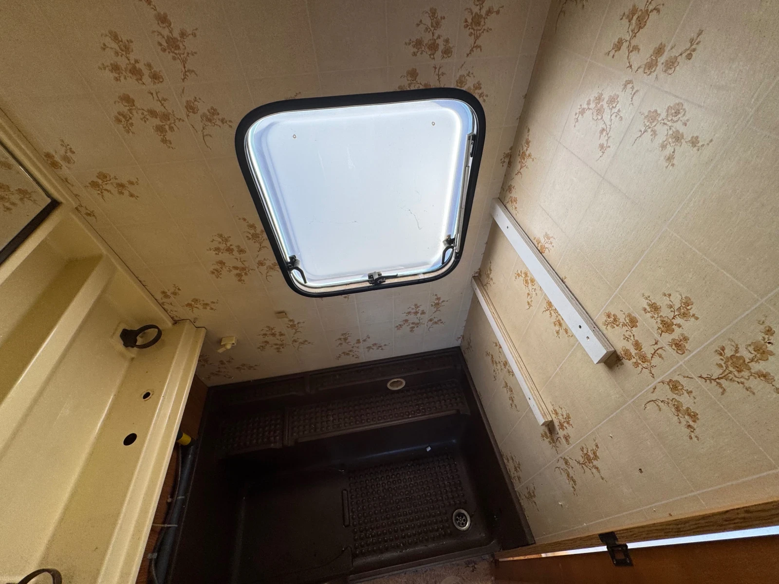 Каравана Burstner  - изображение 9