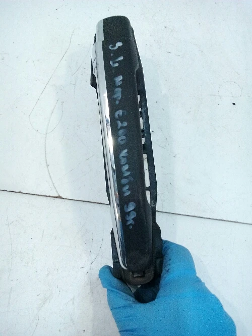 Дръжка врата външна задна лява Мерцедес Е200 комби