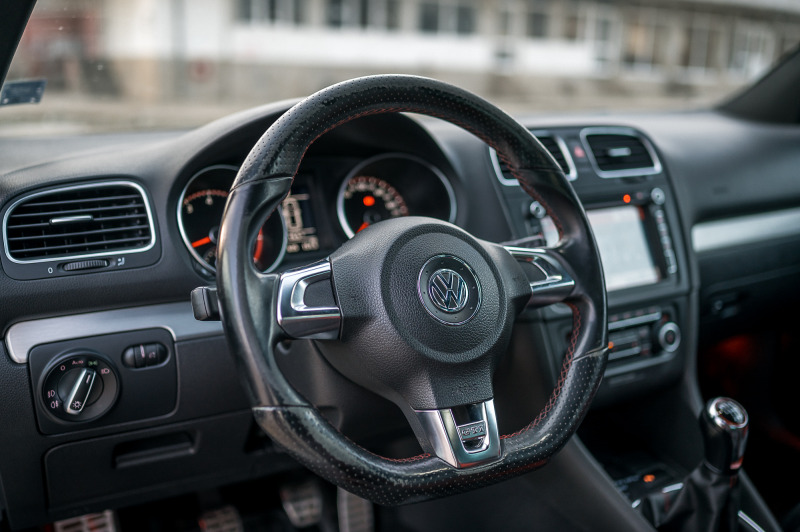 VW Golf 2.0 GTI  adidas Лизинг 100% одобрение , снимка 11 - Автомобили и джипове - 44941260