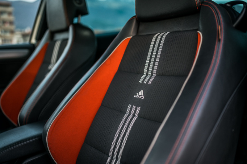 VW Golf 2.0 GTI  adidas Лизинг 100% одобрение , снимка 15 - Автомобили и джипове - 44941260