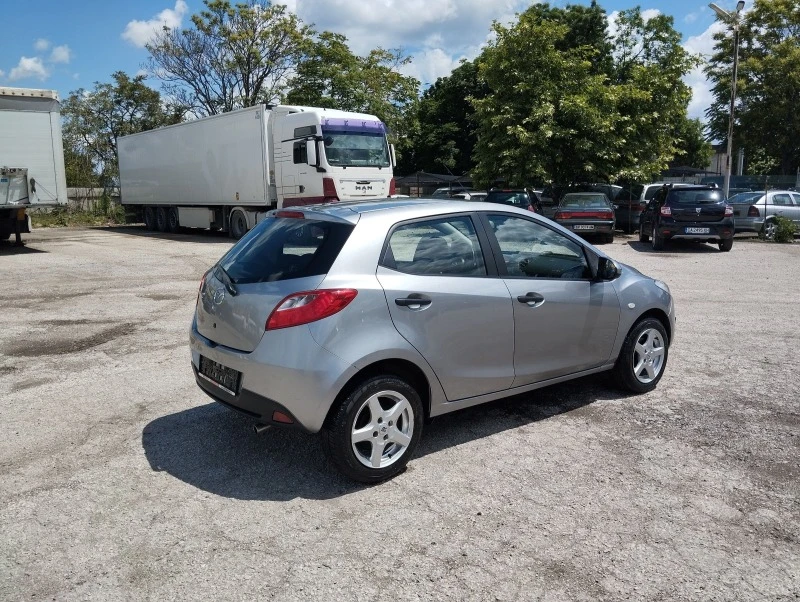 Mazda 2 1.3i FACELIFT  Euro 5, снимка 6 - Автомобили и джипове - 46529708