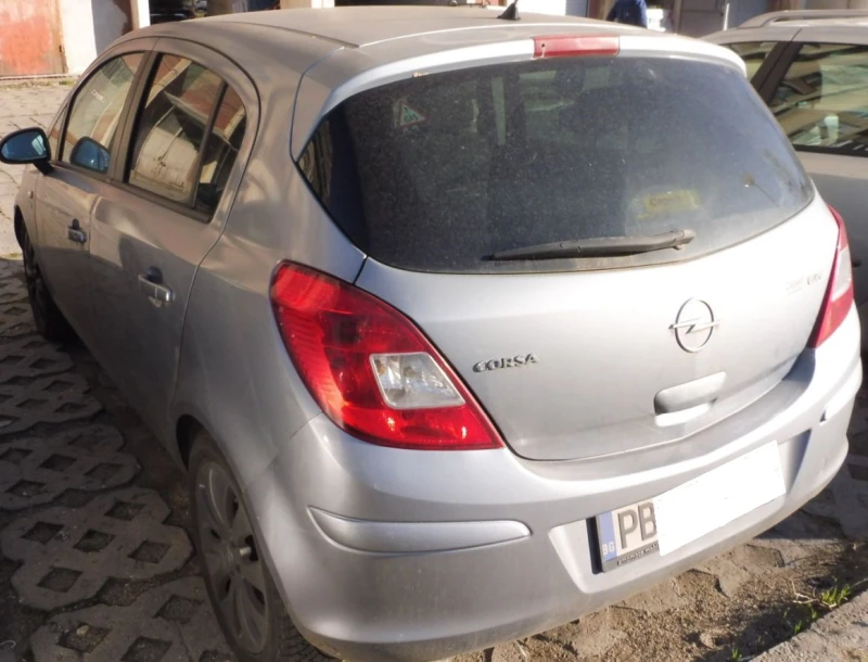 Opel Corsa GTL, снимка 6 - Автомобили и джипове - 48407726