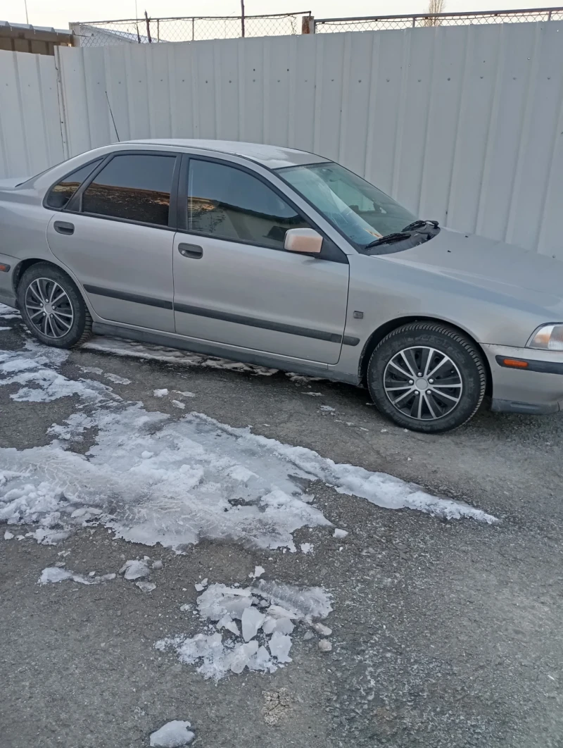 Volvo S40, снимка 3 - Автомобили и джипове - 49276016