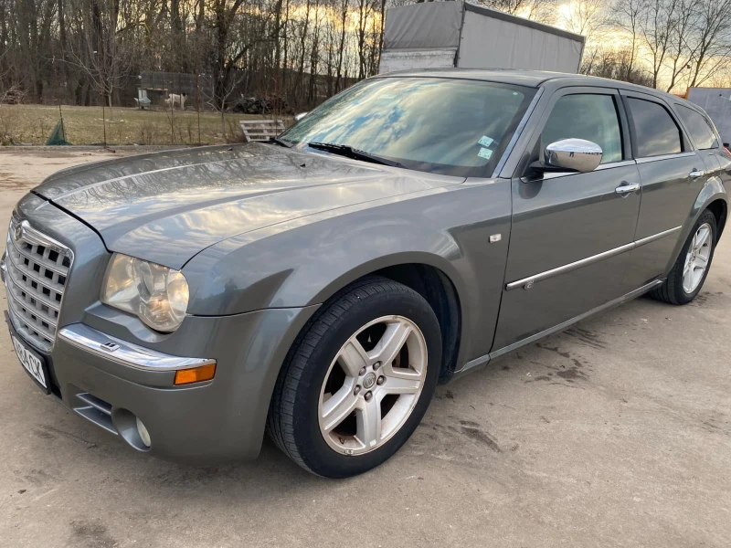 Chrysler 300c, снимка 1 - Автомобили и джипове - 49393280