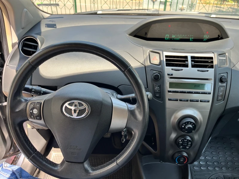 Toyota Yaris 1.4 D-4d/90к.с./Facelift, снимка 8 - Автомобили и джипове - 52508224