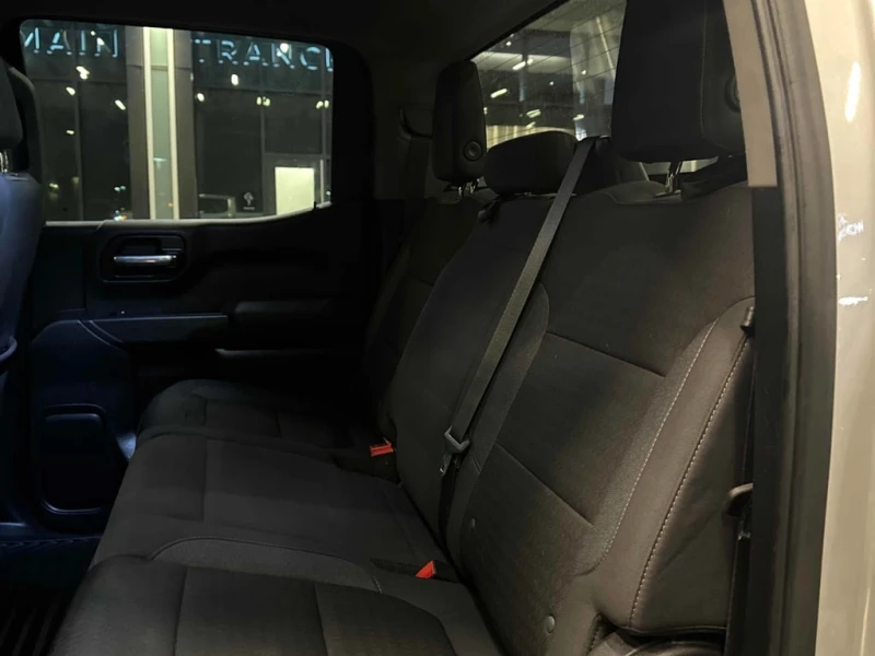 Chevrolet Silverado * LT * CARFAX * БЕЗ ПЪРВОНАЧАЛНА ВНОСКА, снимка 12 - Автомобили и джипове - 53219317