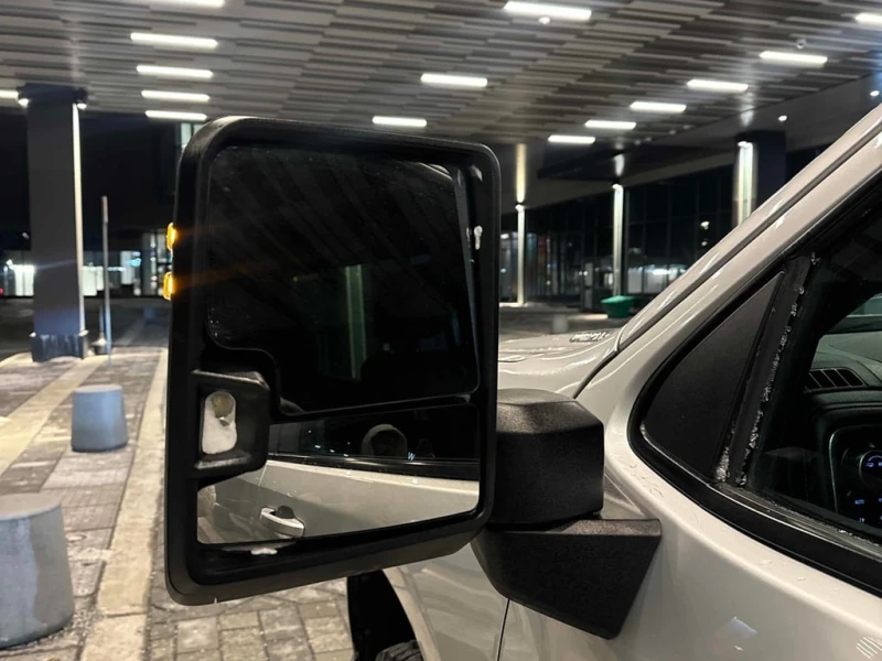 Chevrolet Silverado * LT * CARFAX * БЕЗ ПЪРВОНАЧАЛНА ВНОСКА, снимка 17 - Автомобили и джипове - 53219317