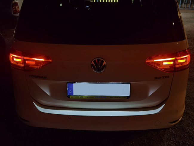 VW Touran 2, 0TDI  6+ 1, снимка 16 - Автомобили и джипове - 46317141