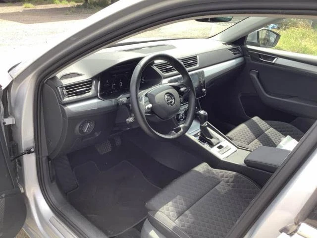 Skoda Superb 2.0 TDI Style, снимка 7 - Автомобили и джипове - 55540367