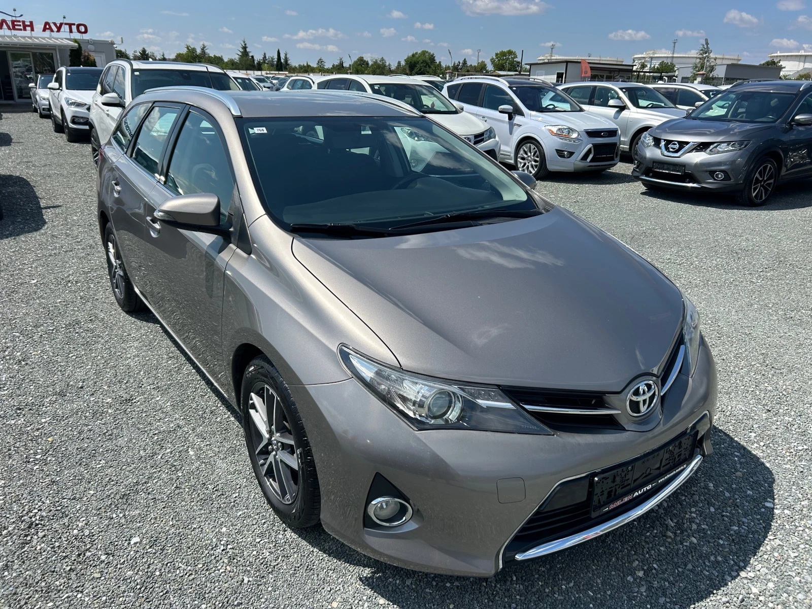 Toyota Auris (KATO НОВА) - изображение 3