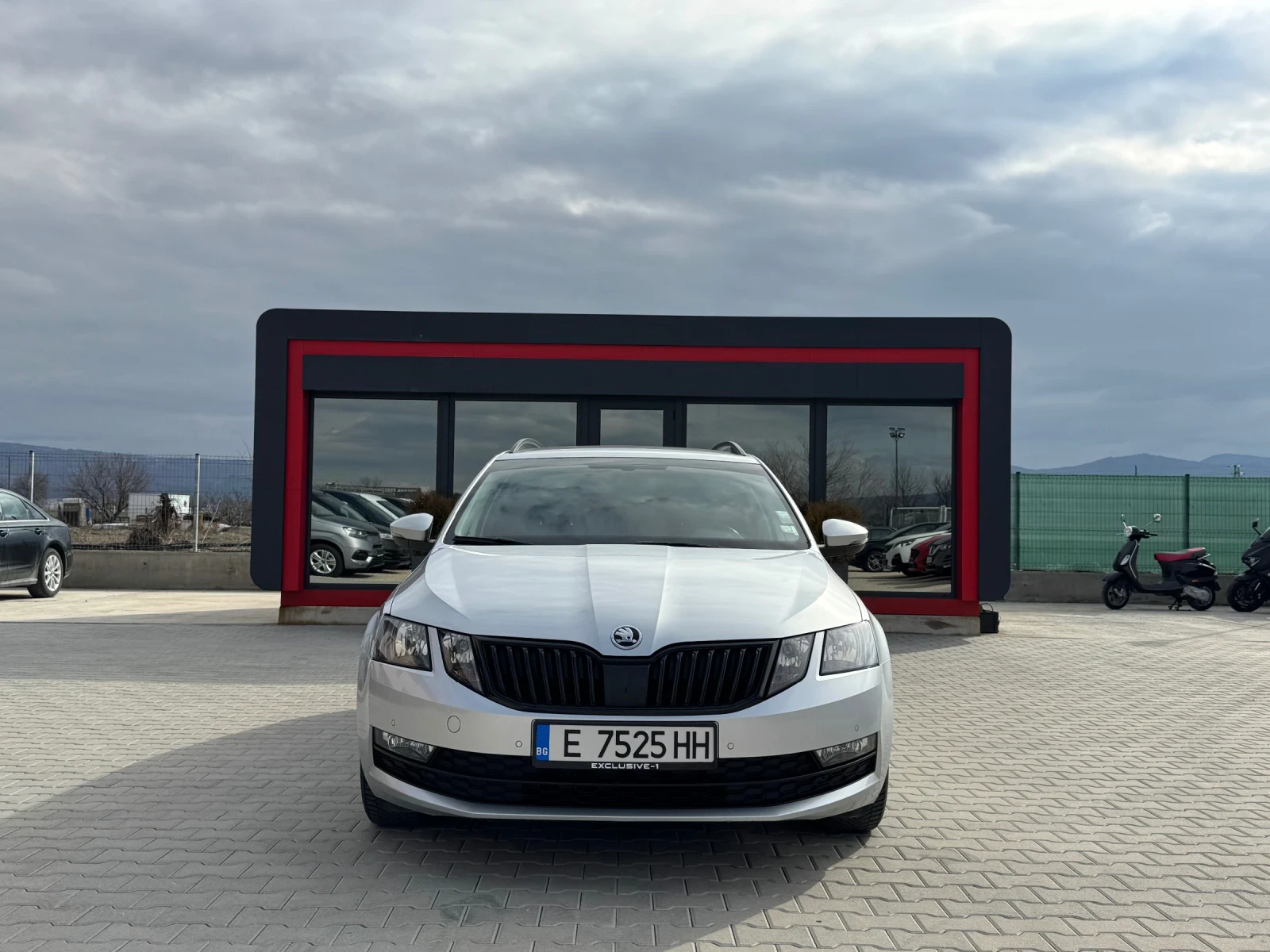 Skoda Octavia 1.6TDI AVTOMAT TOP - изображение 8