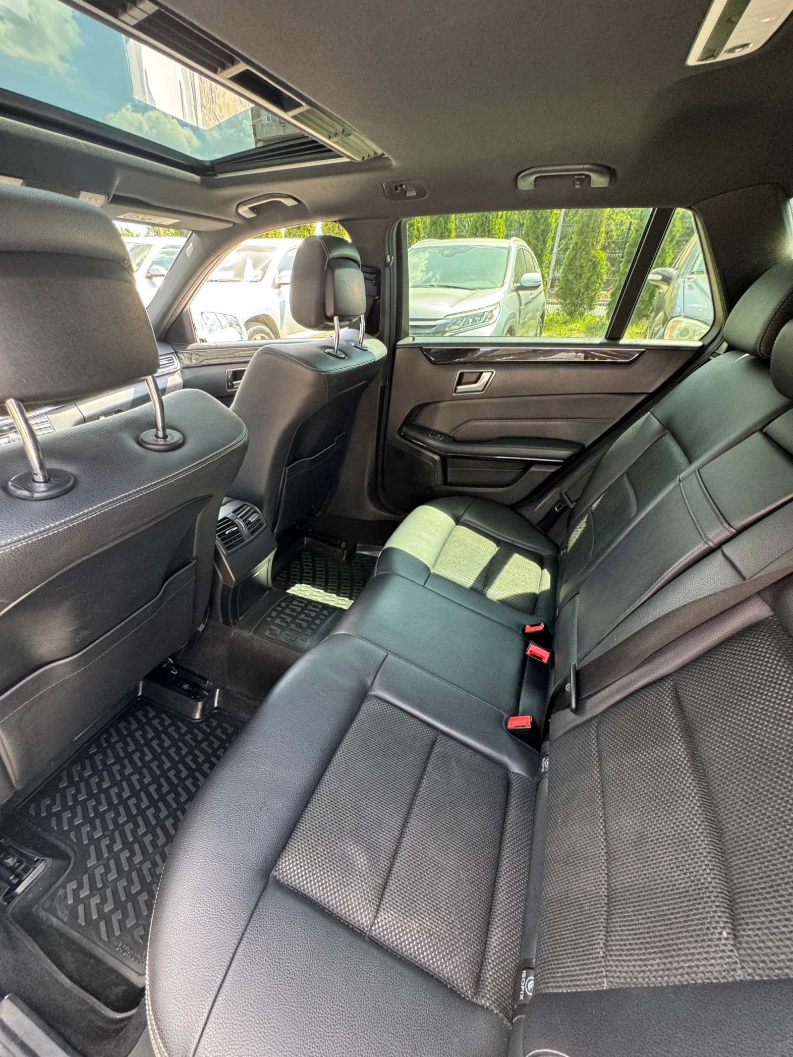 Mercedes-Benz E 220 Bluetec     9G - изображение 5