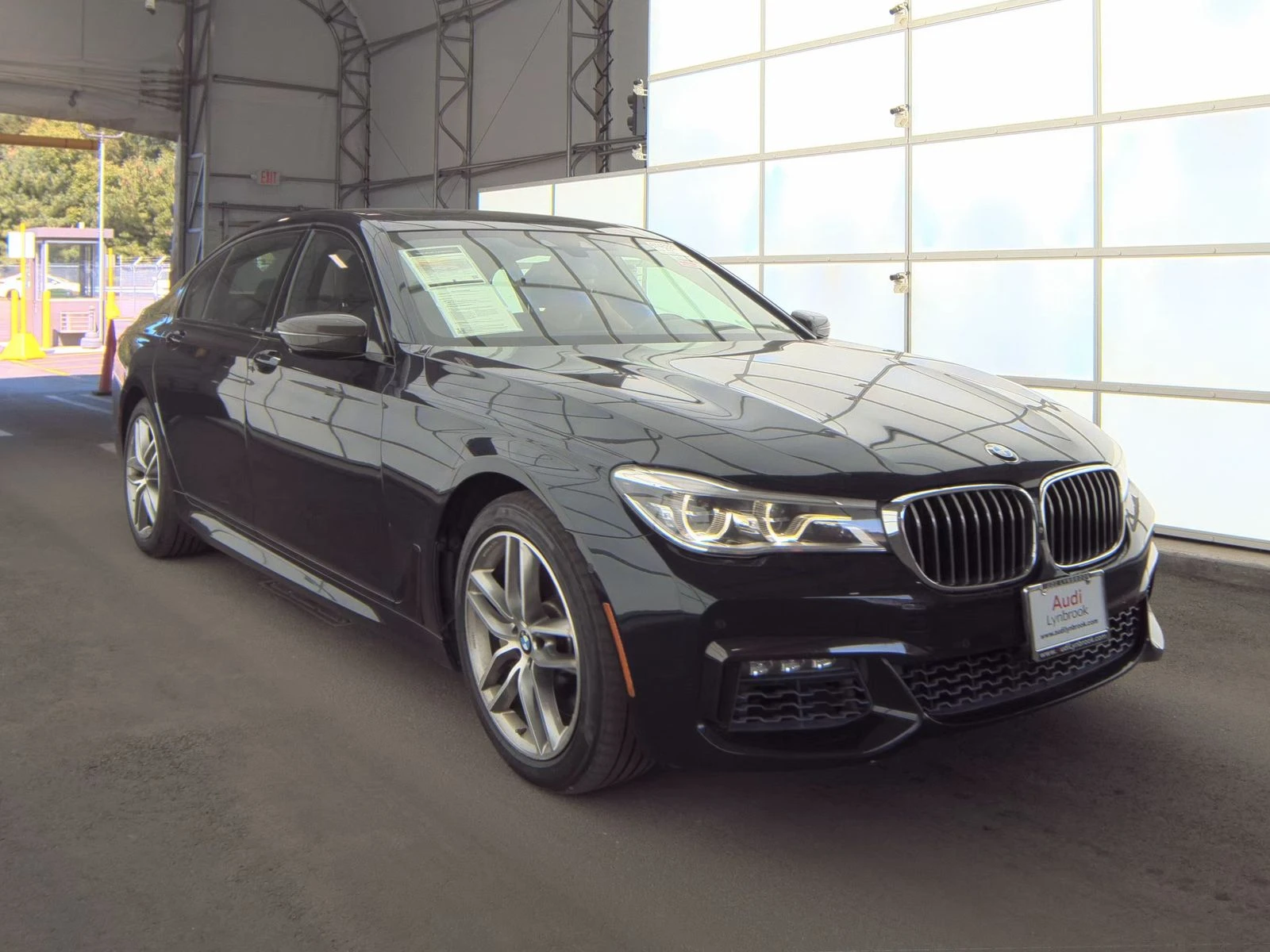 BMW 750  - изображение 2
