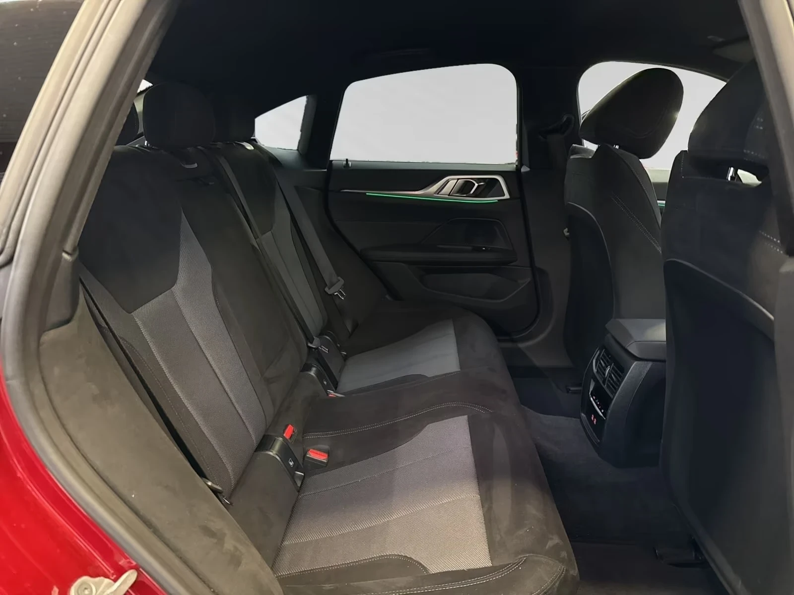 BMW i4 eDrive40 Gran Coupe M Sport| PA+ | HiFi| Head-Up, снимка 9 - Автомобили и джипове - 54070651