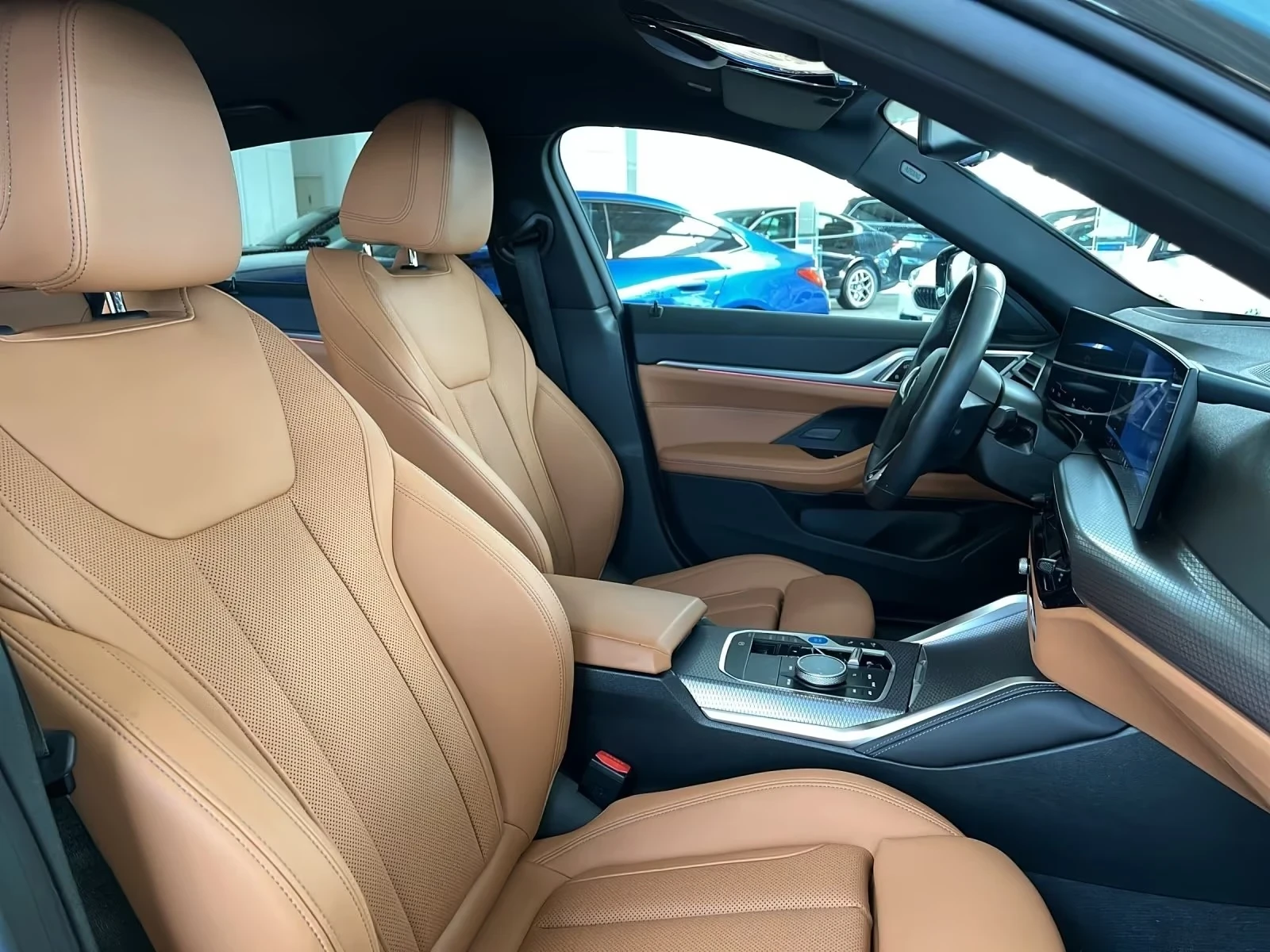 BMW i4 eDrive40 Gran Coupe M Sport 360  Head-Up, снимка 13 - Автомобили и джипове - 54070651