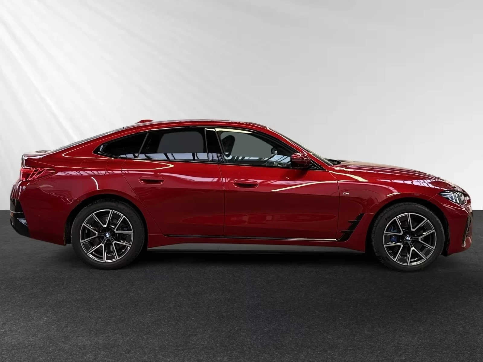 BMW i4 eDrive40 Gran Coupe M Sport| PA+ | HiFi| Head-Up, снимка 3 - Автомобили и джипове - 54070651