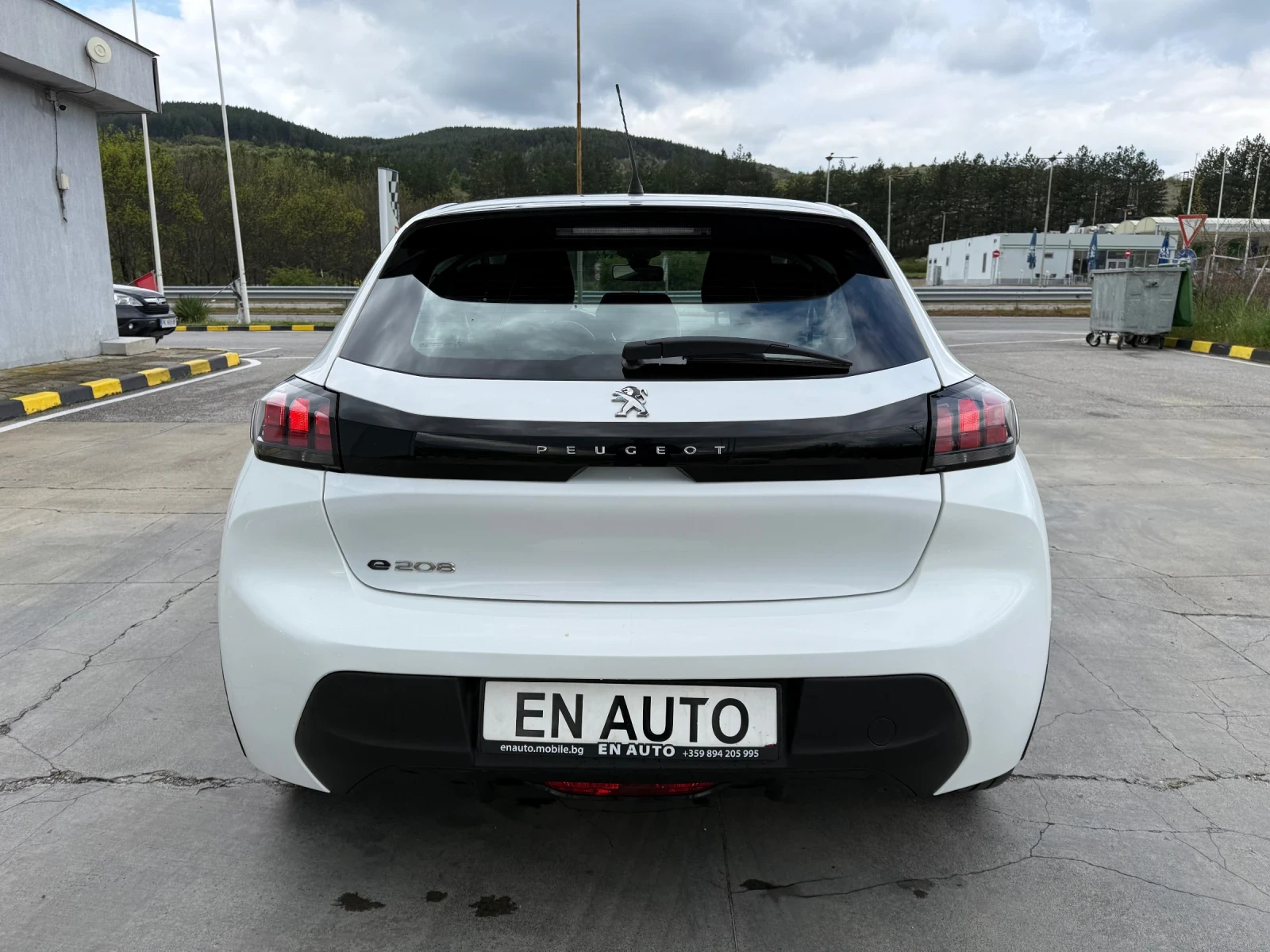 Peugeot 208 e/50kWh* FULL LED* NAVI* COC* KTEO, снимка 5 - Автомобили и джипове - 54311896
