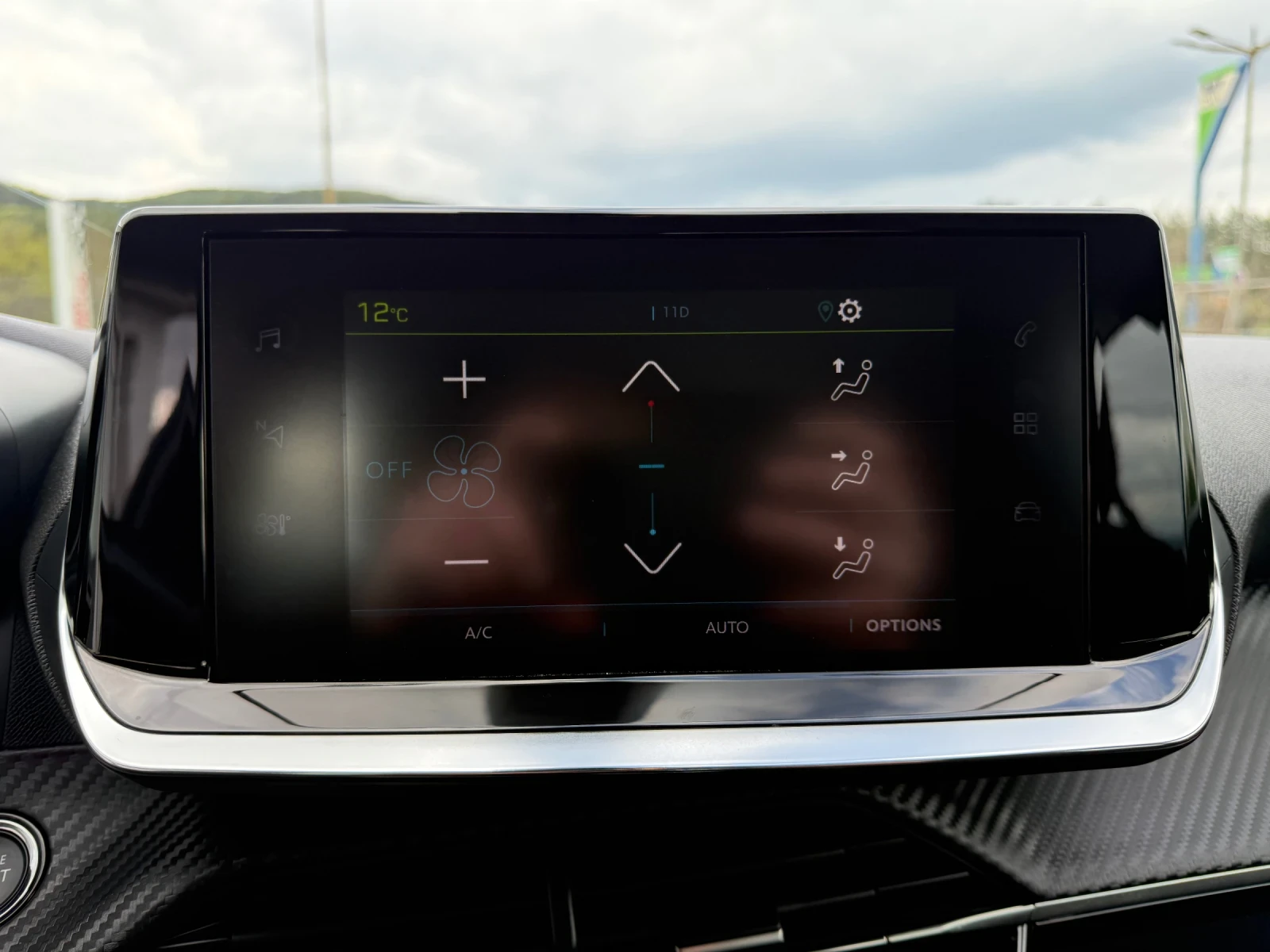 Peugeot 208 e/50kWh* FULL LED* NAVI* COC* KTEO, снимка 13 - Автомобили и джипове - 54311896