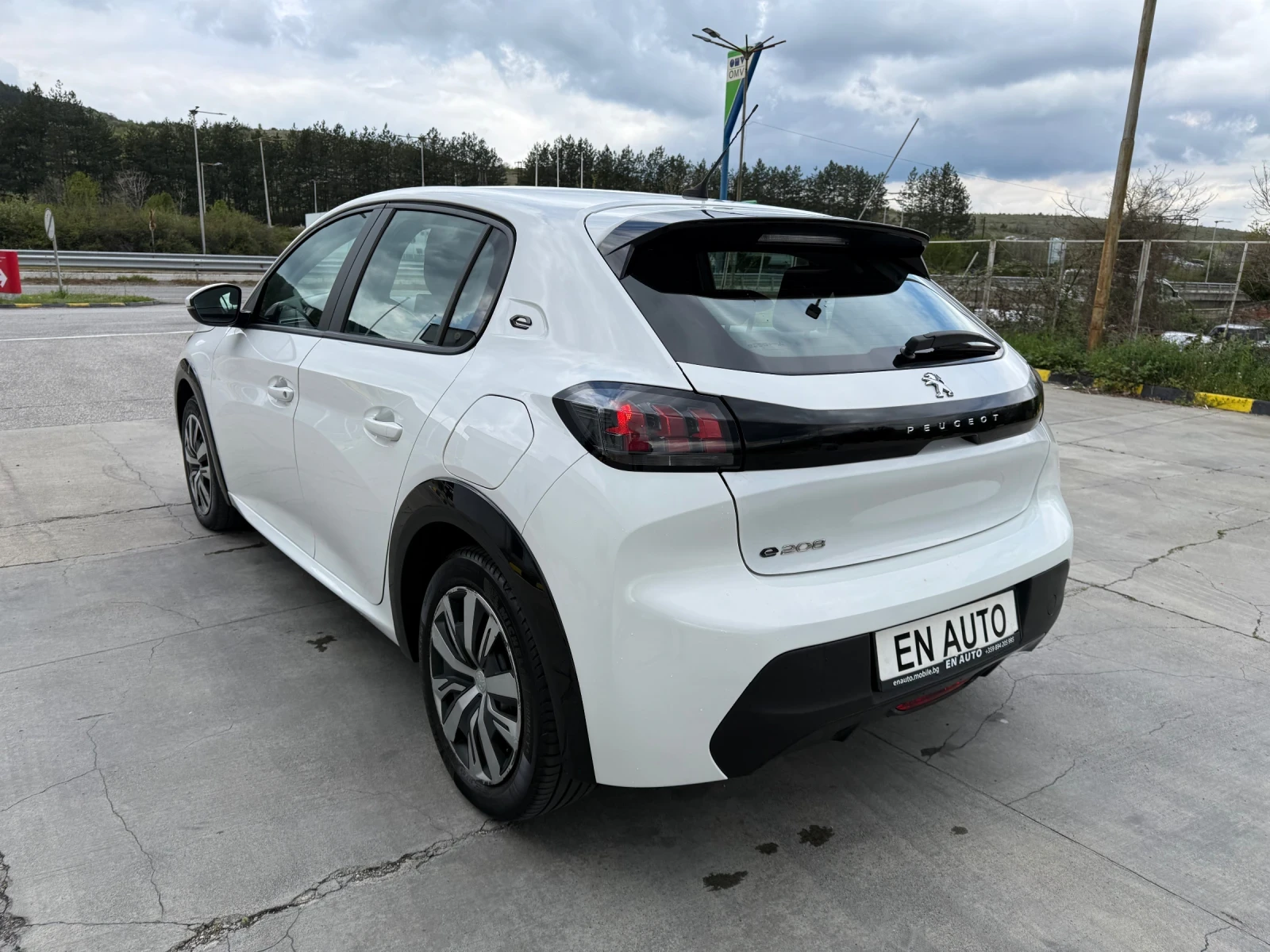 Peugeot 208 e/50kWh* FULL LED* NAVI* COC* KTEO, снимка 6 - Автомобили и джипове - 54311896