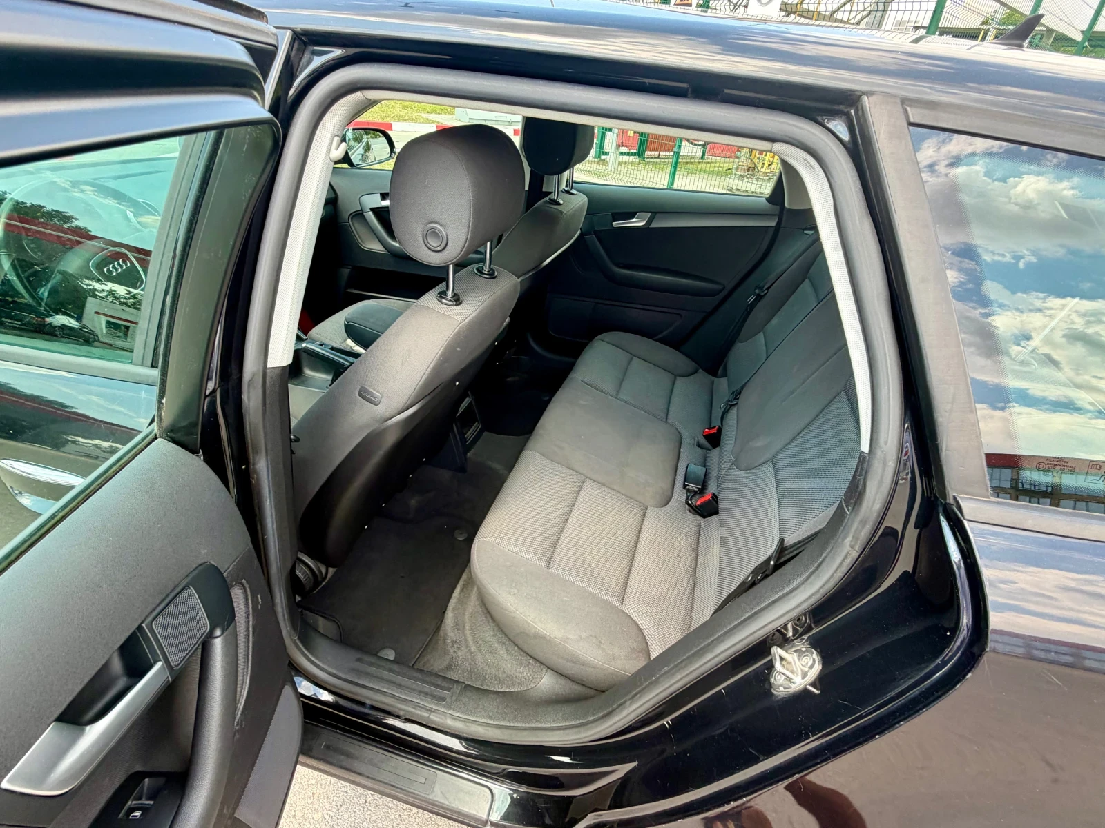 Audi A3 1.6TDI 105k NAVI TOP, снимка 5 - Автомобили и джипове - 55403027