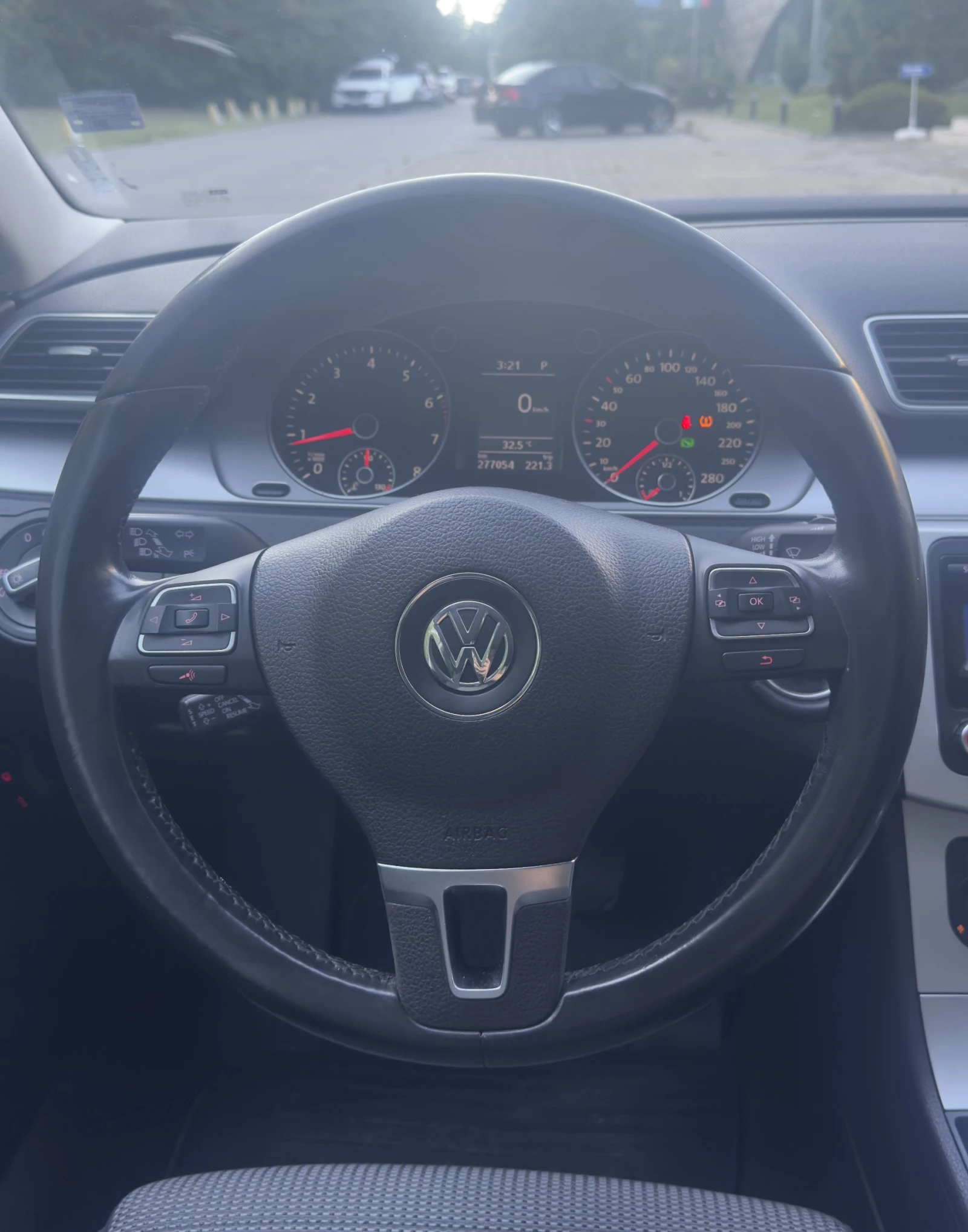VW CC TOP * Обслужен * Регистриран * Бартер * Лизинг, снимка 11 - Автомобили и джипове - 55486751