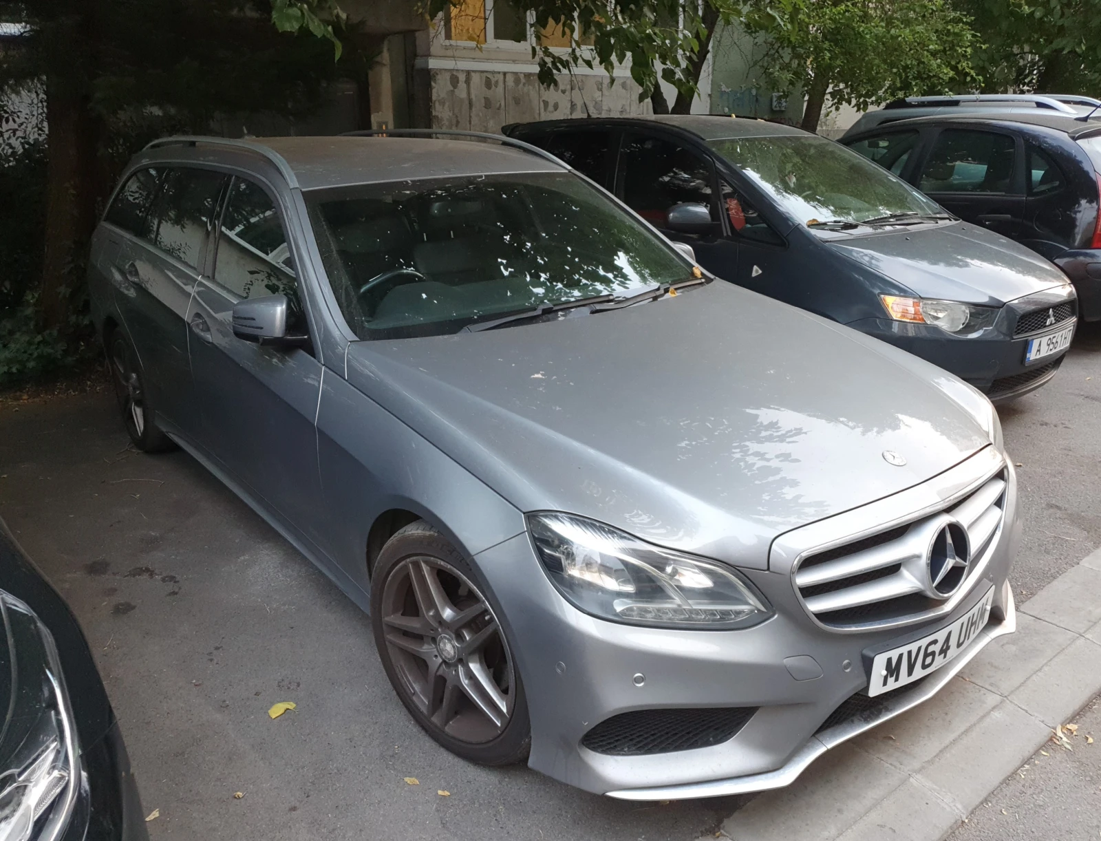Mercedes-Benz E 220 AMG BLUETEC, снимка 3 - Автомобили и джипове - 55689046
